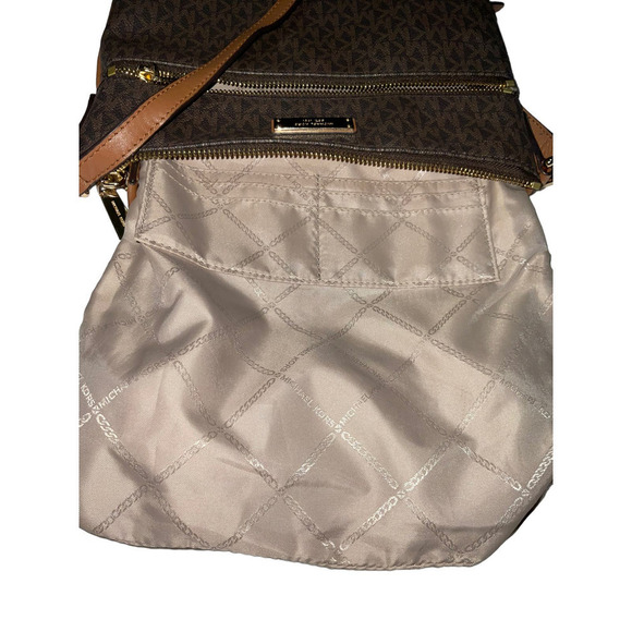 Michael Kors Bedford Flat Crossbody Bag - Picture 10 of 15